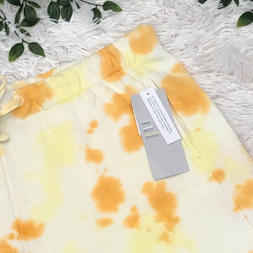Zella shorts - Picture 3 of 12